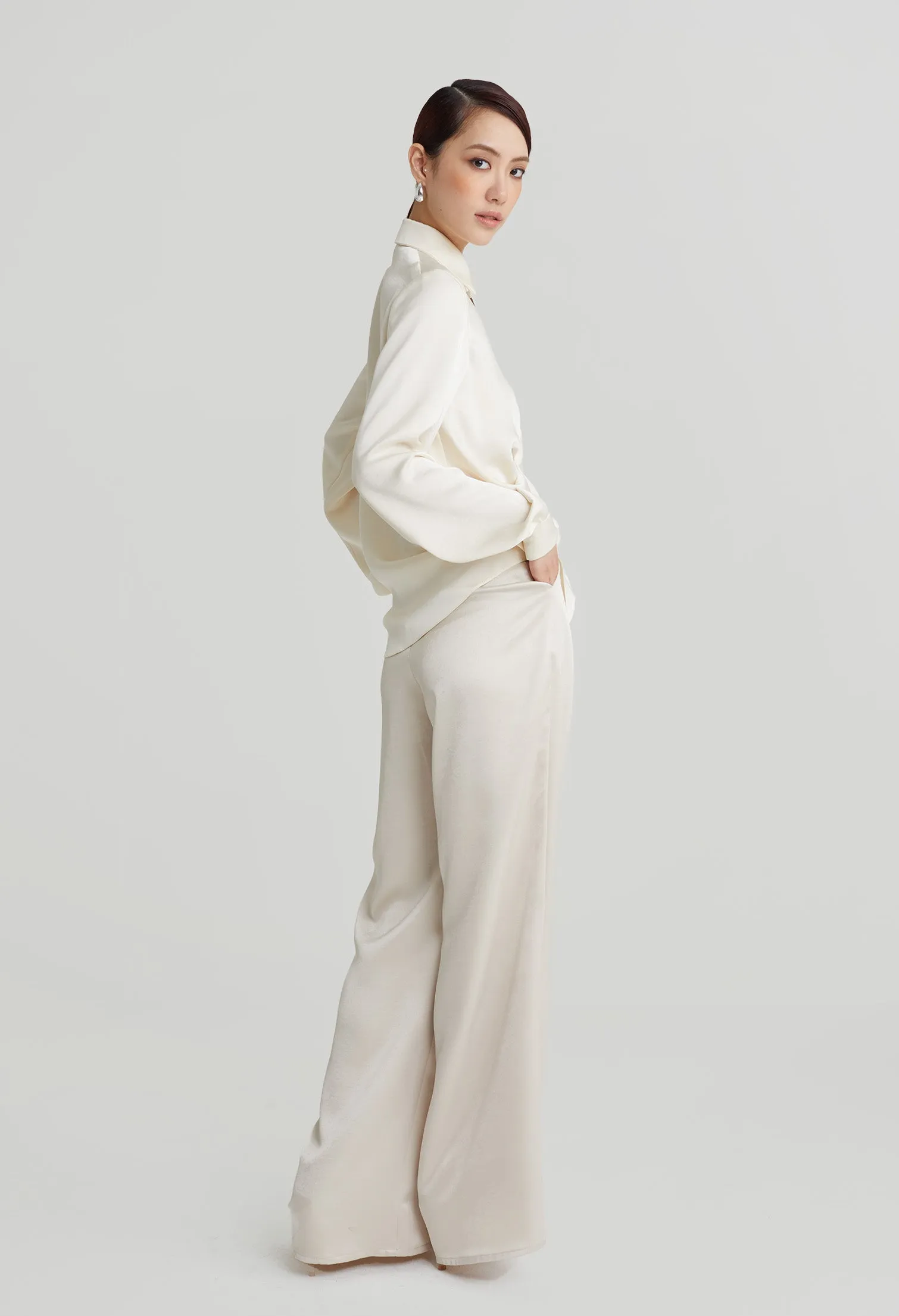 nichii X NURITA HARITH Collared Ruched Waist Shirt